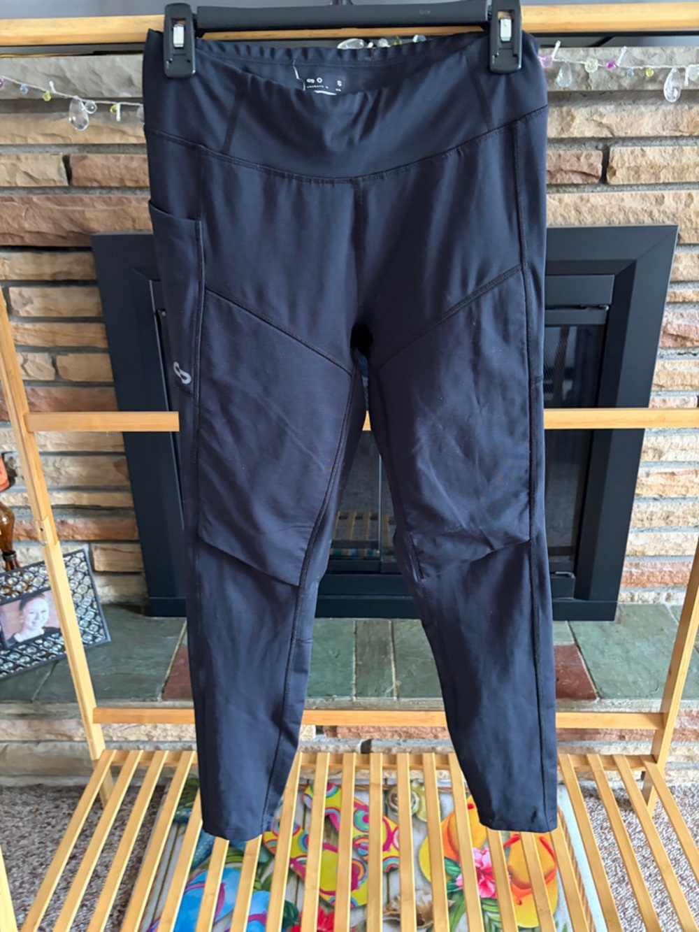 Black Athletic Leggings with Side Pocket - Unbranded